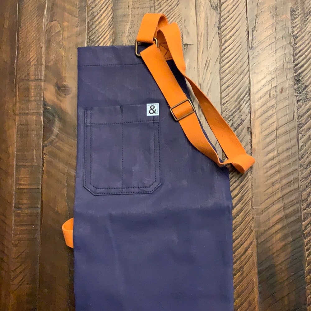 Hedley & Bennett classic dark blue apron
